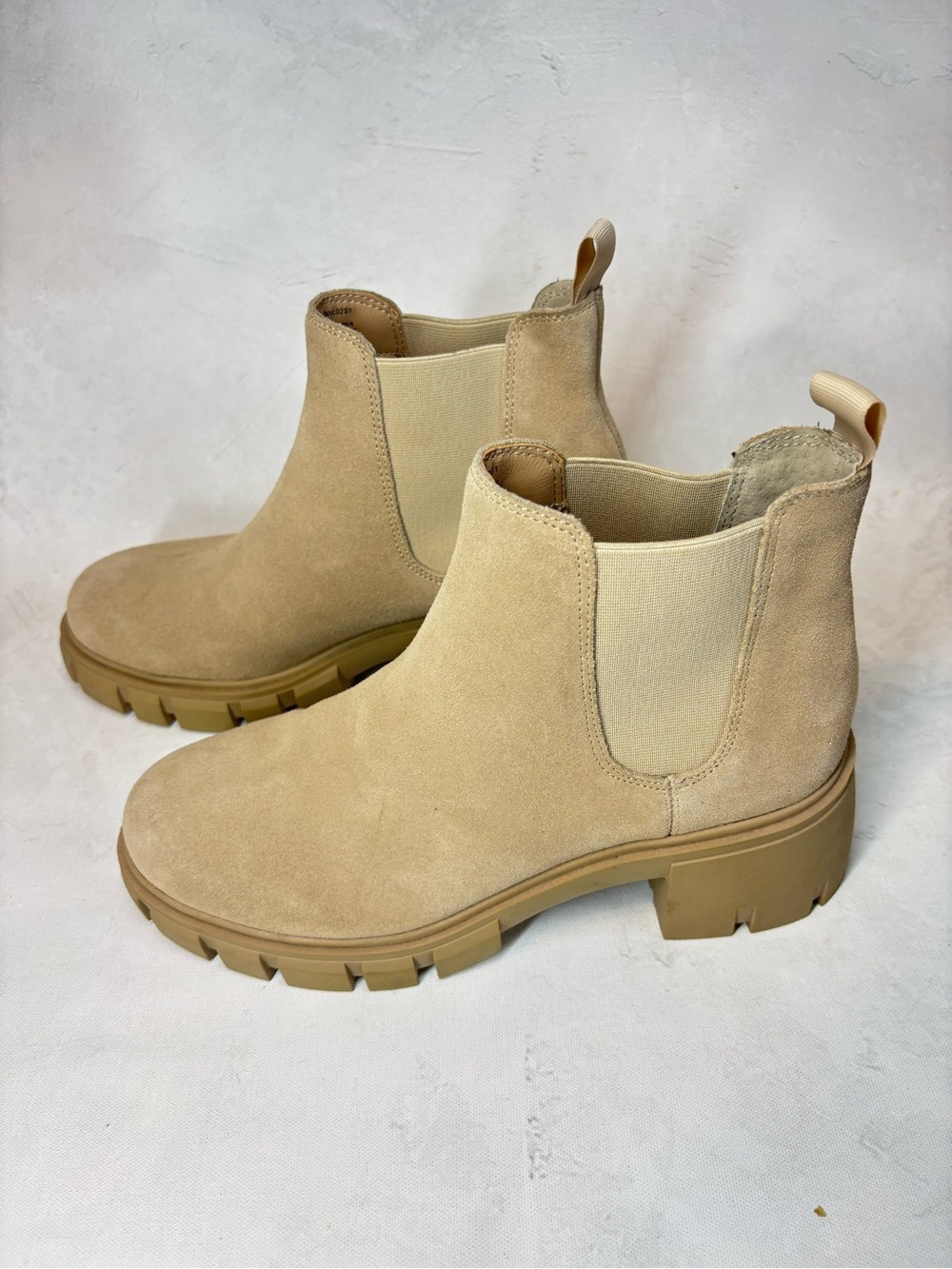 Steve Madden Howler Chunky Lug Sole Chelsea Suede boots, tan, size 8 - Picture 4 of 10